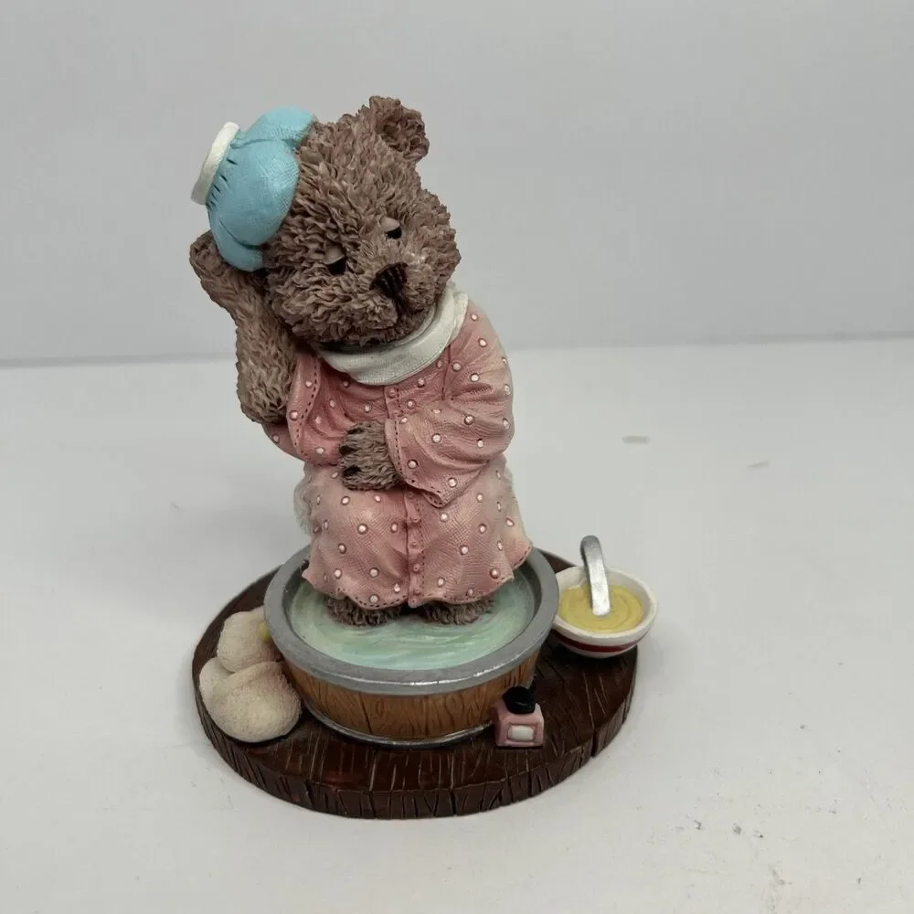 Vintage 1999 Windsor Bears of Cranbury Commons Lisa Get Well Soon Figurine